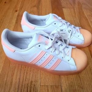 ADIDAS ORIGINALS SUPERSTAR J WHITE/CORAL Size 5Y